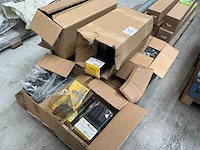 Grote partij afrasteringsmaterialen - afbeelding 23 van  31