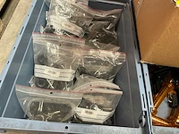 Grote partij afrasteringsmaterialen - afbeelding 31 van  31