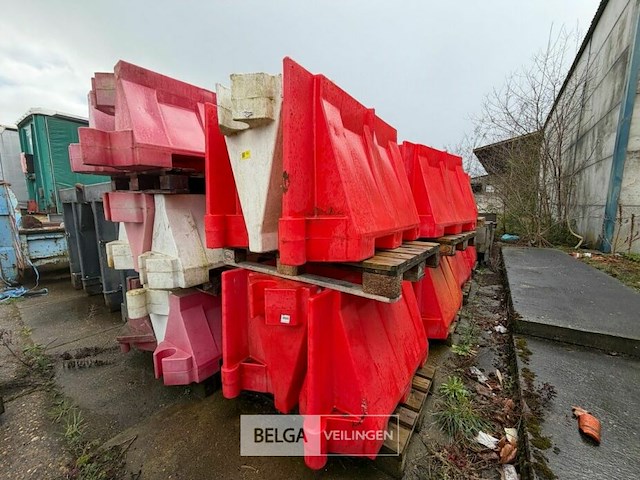 Grote partij afzetblokken - afbeelding 2 van  4