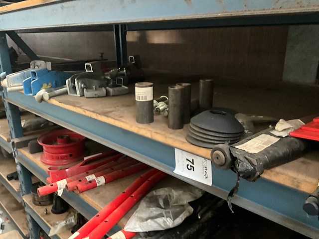 Grote partij agro machineonderdelen - afbeelding 7 van  7