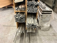 Grote partij aluminium profielen op zolderverdieping - afbeelding 4 van  4