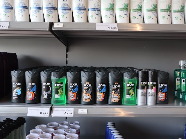 Grote partij axe (plm 100) - afbeelding 1 van  7