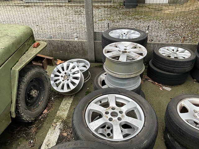 Grote partij banden (bmw, audi, ...) - afbeelding 2 van  16