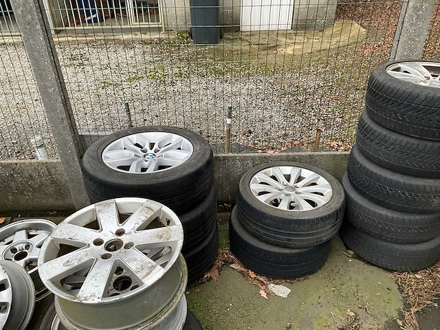 Grote partij banden (bmw, audi, ...) - afbeelding 4 van  16