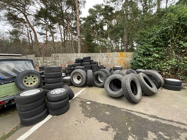 Grote partij banden (bmw, audi, ...) - afbeelding 1 van  16