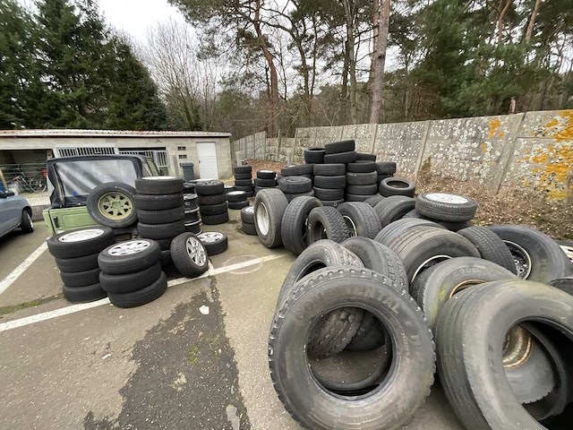 Grote partij banden (bmw, audi, ...) - afbeelding 10 van  16