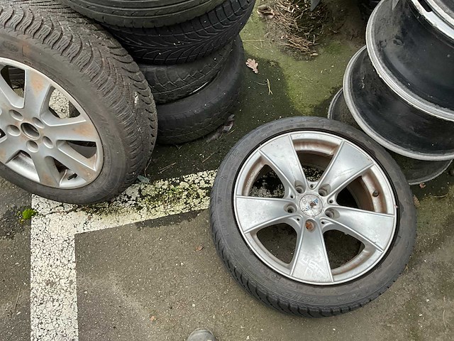 Grote partij banden (bmw, audi, ...) - afbeelding 13 van  16