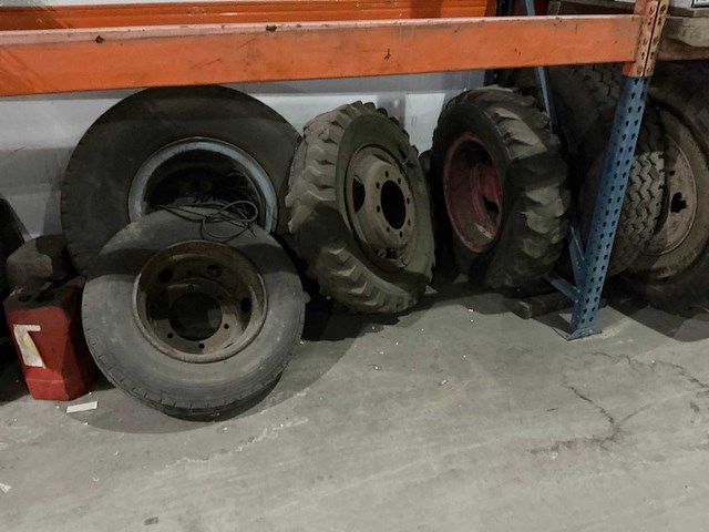 Grote partij banden - afbeelding 4 van  6