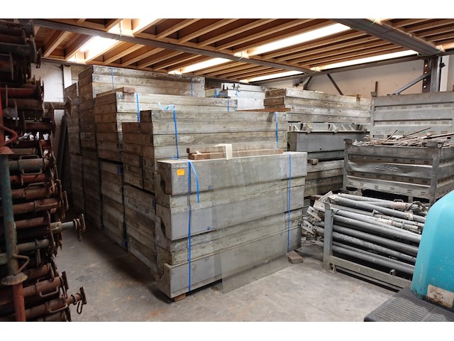 Grote partij bekisting / doka - afbeelding 10 van  17