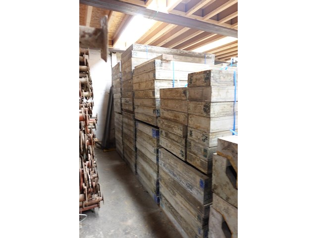 Grote partij bekisting / doka - afbeelding 14 van  17