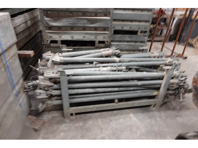 Grote partij bekisting / doka - afbeelding 15 van  17