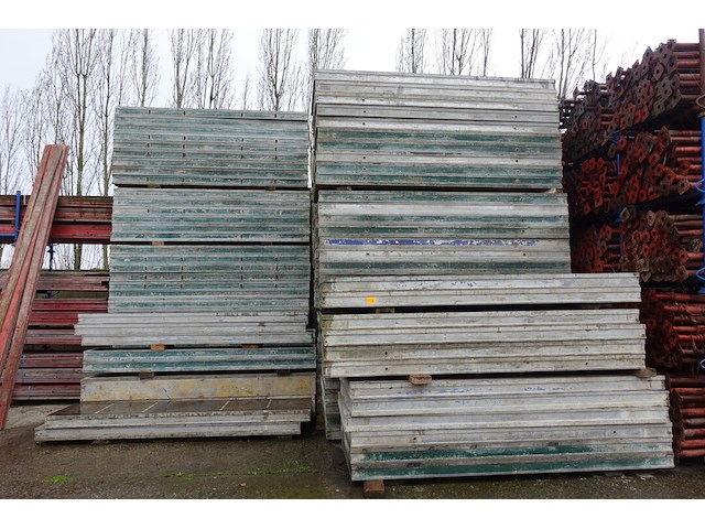 Grote partij bekisting - afbeelding 1 van  11