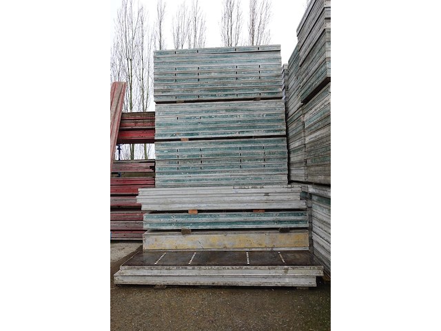 Grote partij bekisting - afbeelding 4 van  11