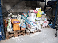 Grote partij beplaastering - afbeelding 1 van  8