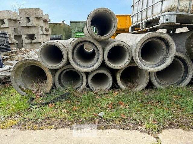 Grote partij betonbuizen - afbeelding 2 van  2