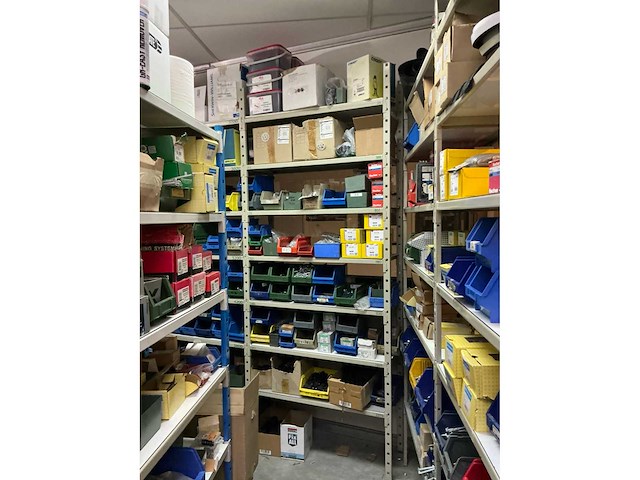 Grote partij bevestigingsmateriaal - afbeelding 2 van  65