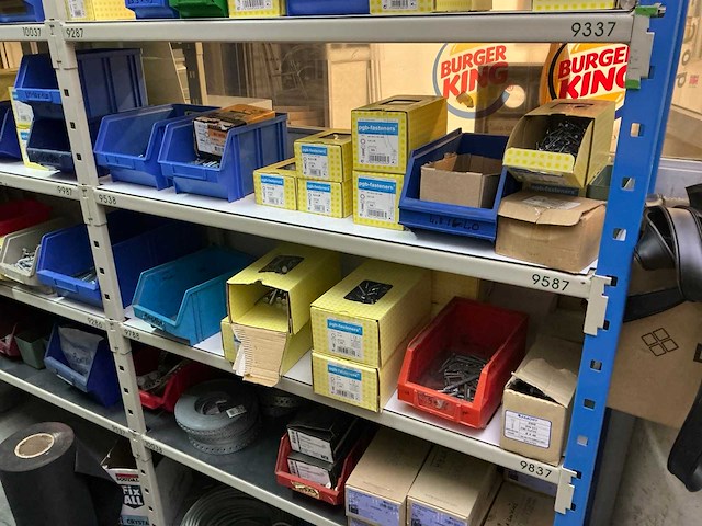 Grote partij bevestigingsmateriaal - afbeelding 7 van  65