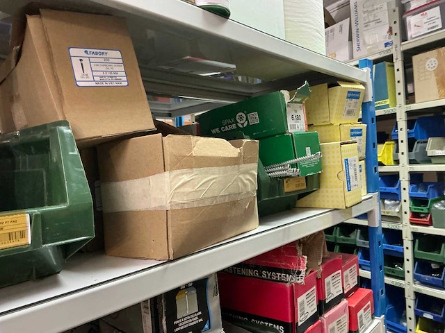 Grote partij bevestigingsmateriaal - afbeelding 11 van  65