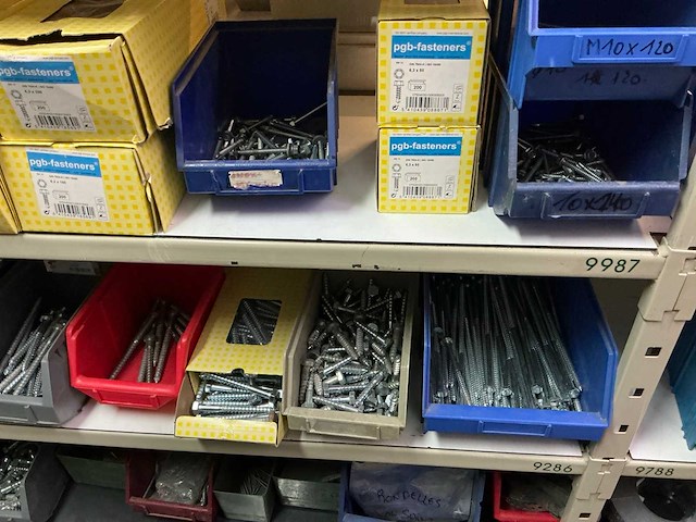 Grote partij bevestigingsmateriaal - afbeelding 14 van  65