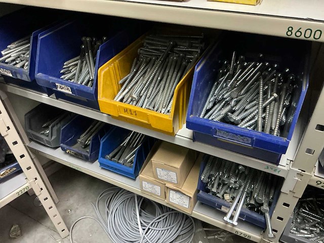 Grote partij bevestigingsmateriaal - afbeelding 15 van  65