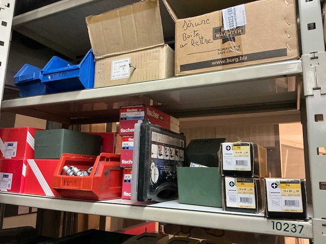 Grote partij bevestigingsmateriaal - afbeelding 17 van  65