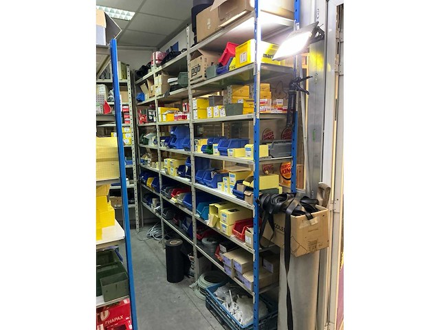 Grote partij bevestigingsmateriaal - afbeelding 12 van  65