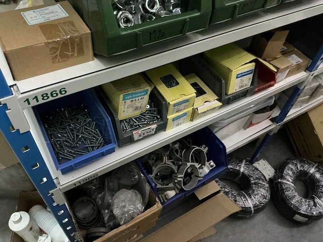 Grote partij bevestigingsmateriaal - afbeelding 25 van  65