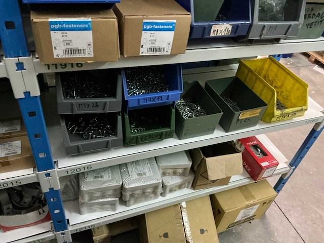 Grote partij bevestigingsmateriaal - afbeelding 29 van  65