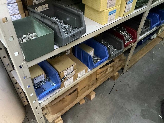 Grote partij bevestigingsmateriaal - afbeelding 32 van  65