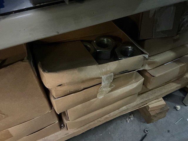 Grote partij bevestigingsmateriaal - afbeelding 33 van  65