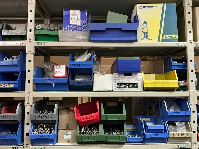 Grote partij bevestigingsmateriaal - afbeelding 37 van  65