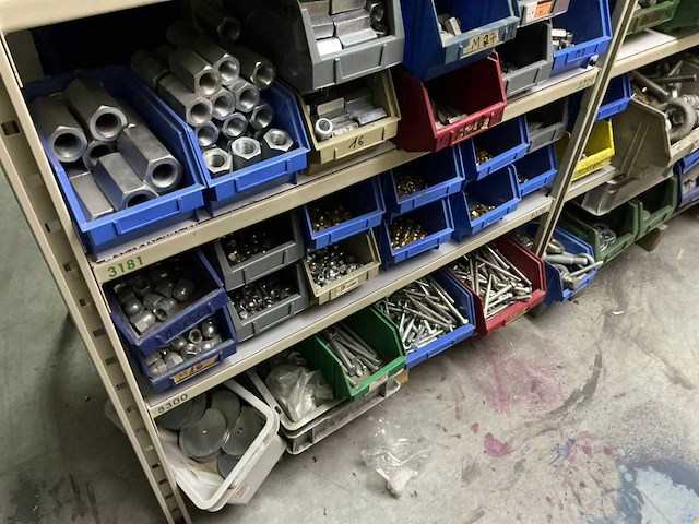 Grote partij bevestigingsmateriaal - afbeelding 43 van  65