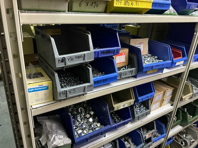 Grote partij bevestigingsmateriaal - afbeelding 44 van  65