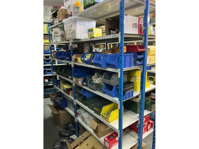 Grote partij bevestigingsmateriaal - afbeelding 64 van  65