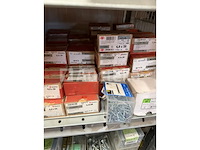 Grote partij bevestigingsmaterialen. schroeven, ankers, bouten en moeren waaronder rvs - afbeelding 12 van  20