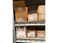 Grote partij bevestigingsmaterialen. schroeven, ankers, bouten en moeren waaronder rvs - afbeelding 14 van  20