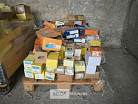 Grote partij bevestigingsmaterialen - afbeelding 1 van  14