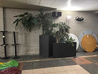 Grote partij bloembakken met namaak planten - afbeelding 4 van  4