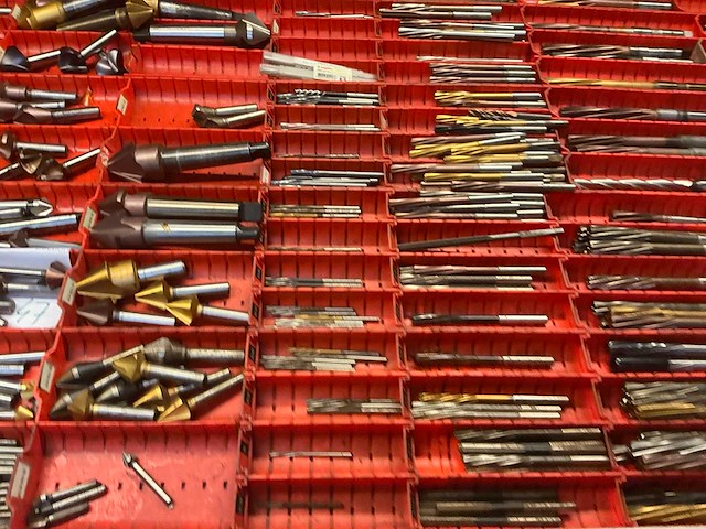 Grote partij boor-en freesgereedschappen - afbeelding 2 van  25