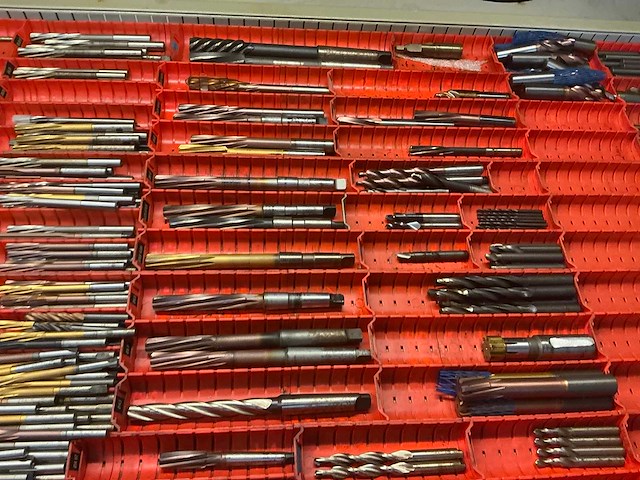 Grote partij boor-en freesgereedschappen - afbeelding 21 van  25
