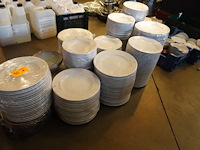 Grote partij borden/porselein - afbeelding 1 van  8