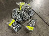 Grote partij bouten en moeren 8.8 - afbeelding 1 van  2