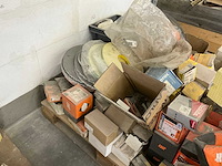 Grote partij bouw- en bevestigingsmateriaal - afbeelding 1 van  16