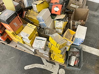 Grote partij bouw- en bevestigingsmateriaal - afbeelding 2 van  16