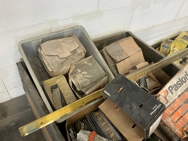 Grote partij bouw- en bevestigingsmateriaal - afbeelding 22 van  63