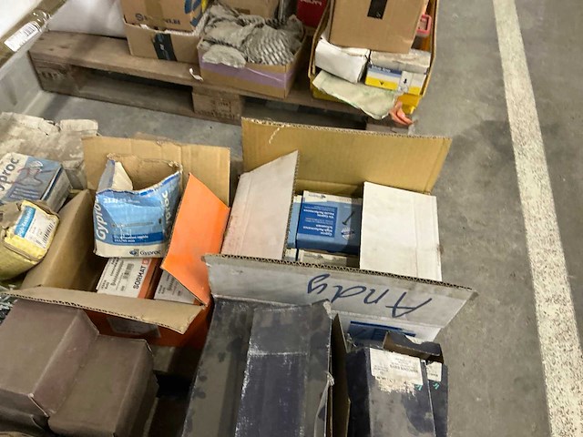 Grote partij bouw- en bevestigingsmateriaal - afbeelding 27 van  63