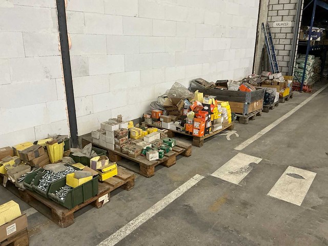 Grote partij bouw- en bevestigingsmateriaal - afbeelding 24 van  63