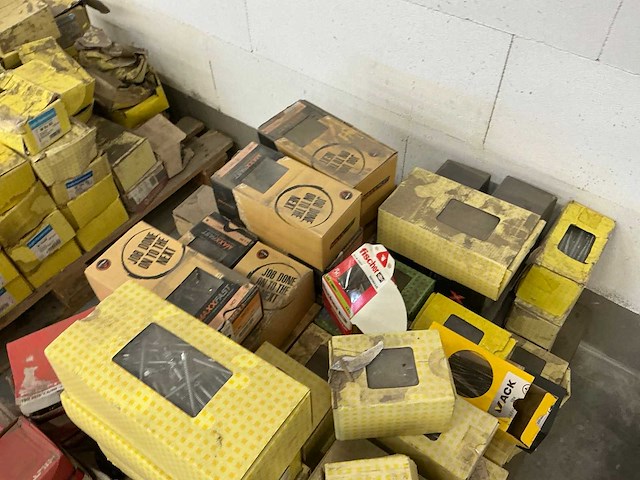 Grote partij bouw- en bevestigingsmateriaal - afbeelding 7 van  16