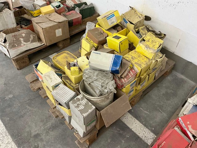 Grote partij bouw- en bevestigingsmateriaal - afbeelding 43 van  63