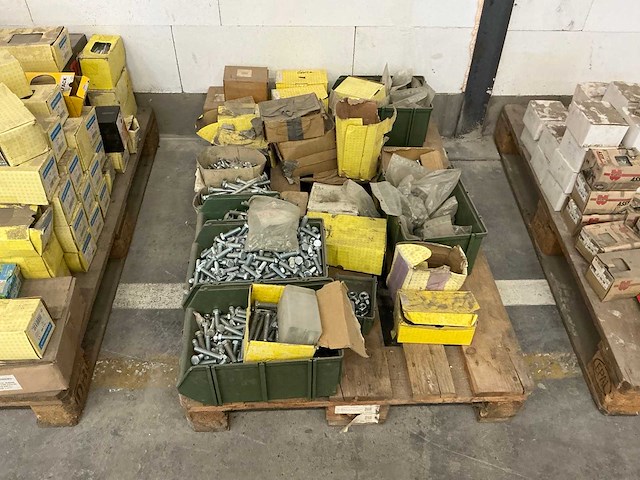 Grote partij bouw- en bevestigingsmateriaal - afbeelding 33 van  63